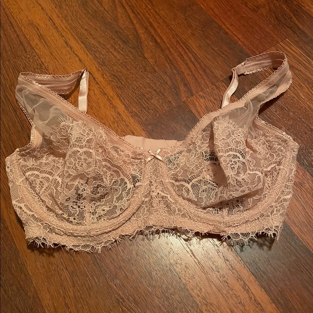 pink lace VS bra 34DD